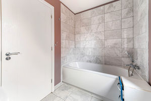 Photo 17- click for photo gallery